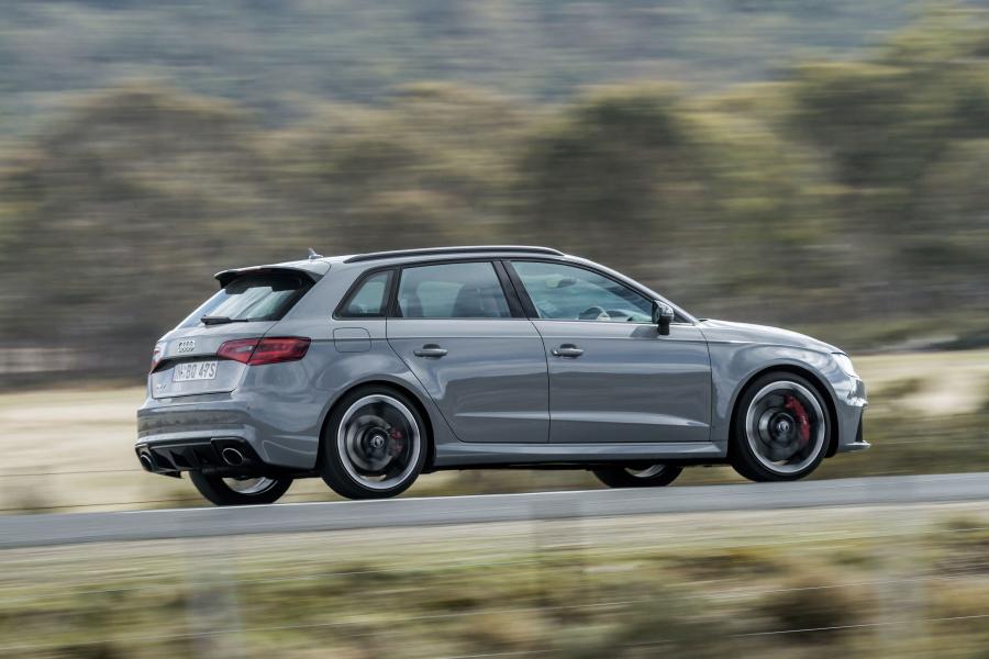 Audi RS3 Sportback (8V) 2015 года  (AU) (фото 7 из 30)
